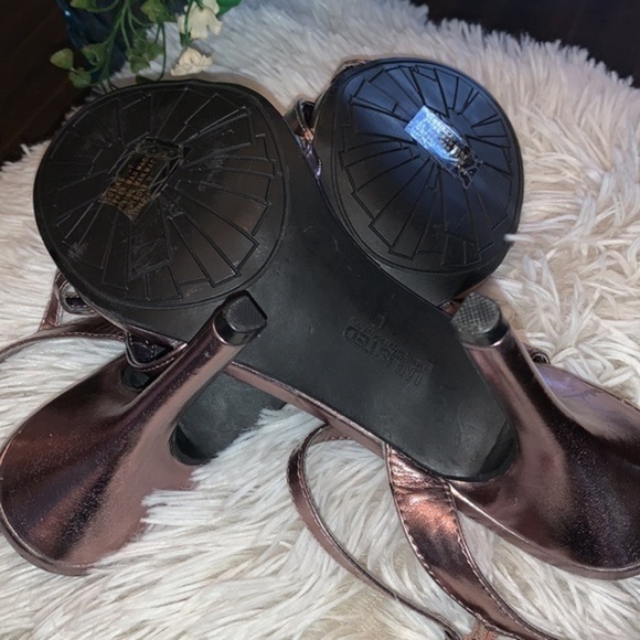 NEW UNLISTED KENNETH COLE BRONZE ANKLE STRAP EVENING SHOE SIZE 10 - Picture 6 of 9